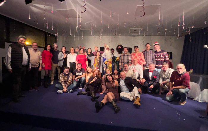 Detrás de cada campaña hay mucho más que oficina: carretera, taller y manos expertas. Nuestro equipo técnico y de operación, la punta de lanza de la comunicación que toca.